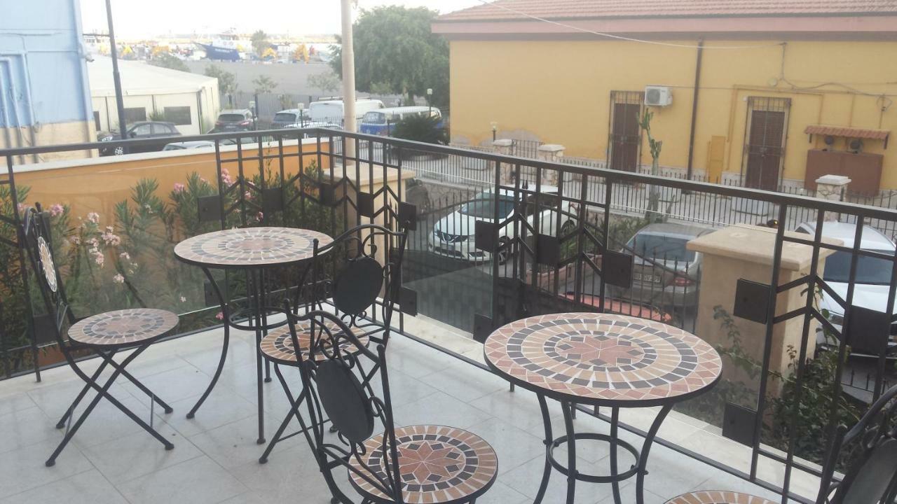Casa Vacanze Liberty Licata Buitenkant foto